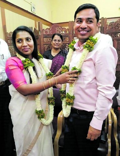 ఐఏఎస్ అధికారుల వివాహం