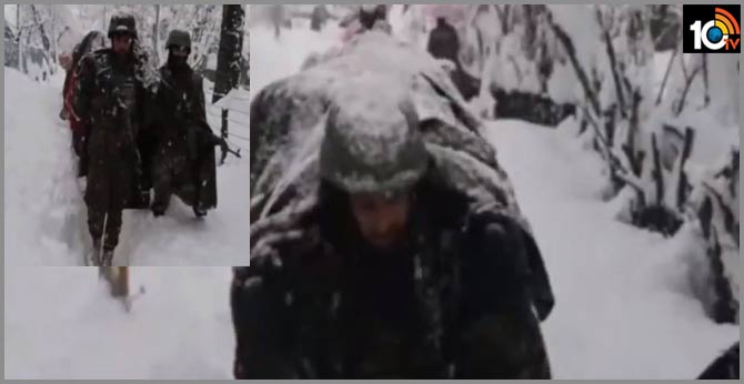 Indian Army saved the old man In Jammu Kashmir