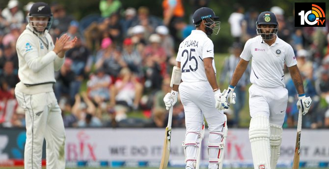INDvsNZ: New Zealand trail by 242 runs