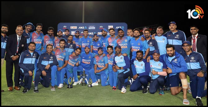 India seal 5-0 whitewash as New Zealand suffer another meltdown