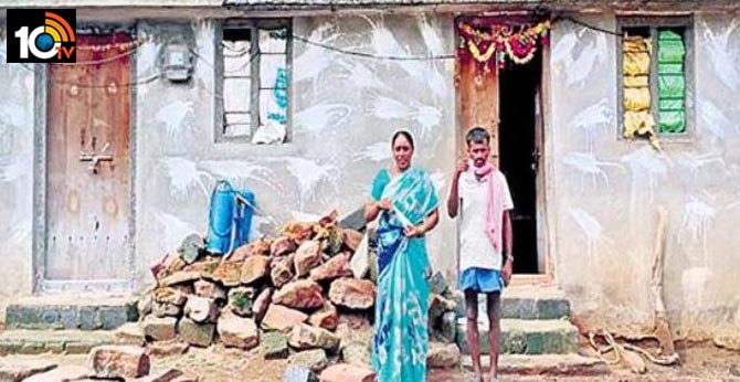 Only two rooms rekula shede house Rs. 1 lakh 80 thousand power bill in Bhupalapalli dt Telangana