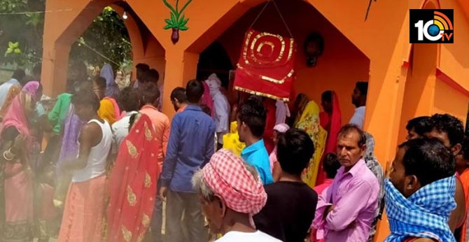 sacrifice of 400 Sheeps in jarkhand blind faith of removing corona Virus